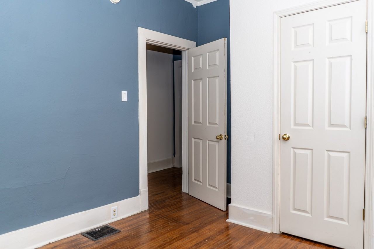 1105 Hamilton Way - Photo 3 of 31