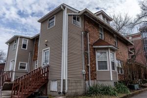 featured image of 1107 E Walnut St