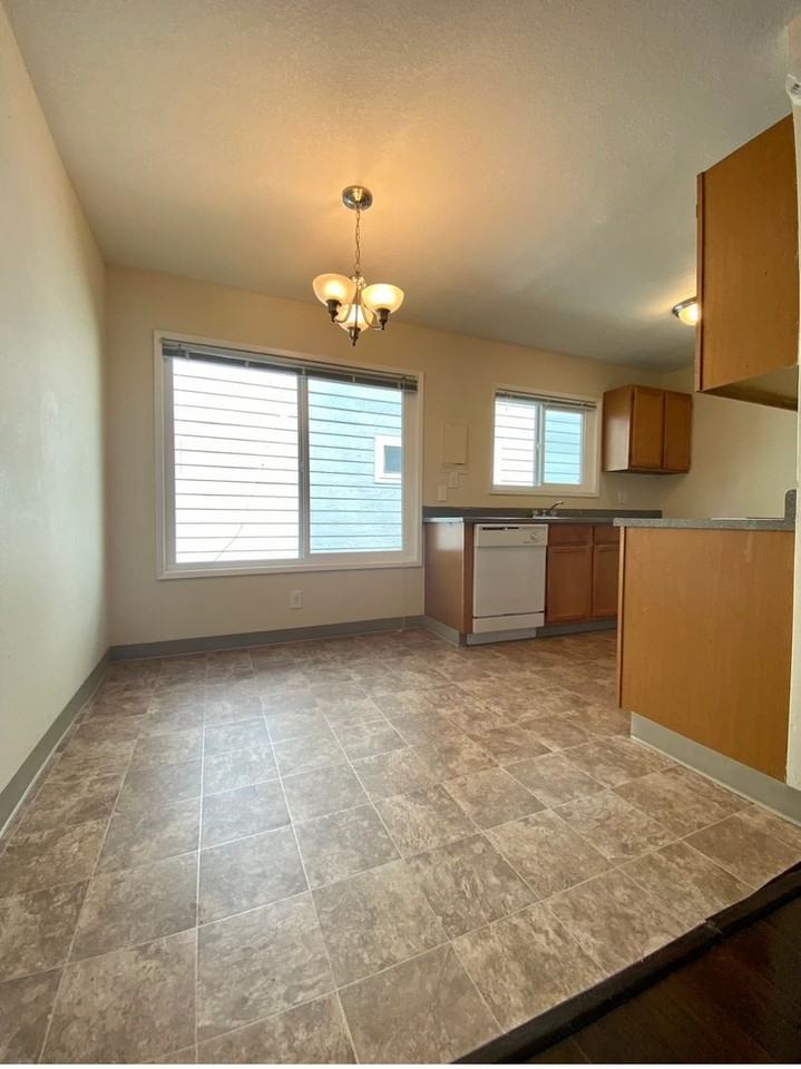 36 Se 80th Ave #16 - Photo 4 of 11