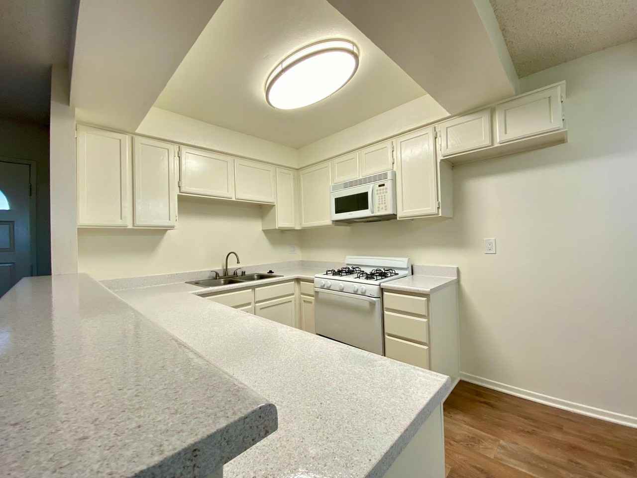 5640 Farmdale Ave North Hollywood, CA 91601 - Photo 5 of 28