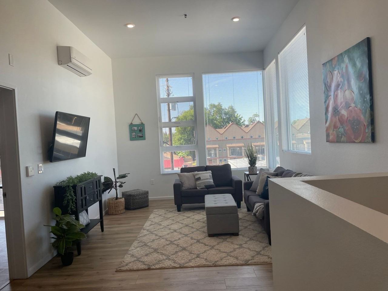 The URBAN - Photo 3 of 50