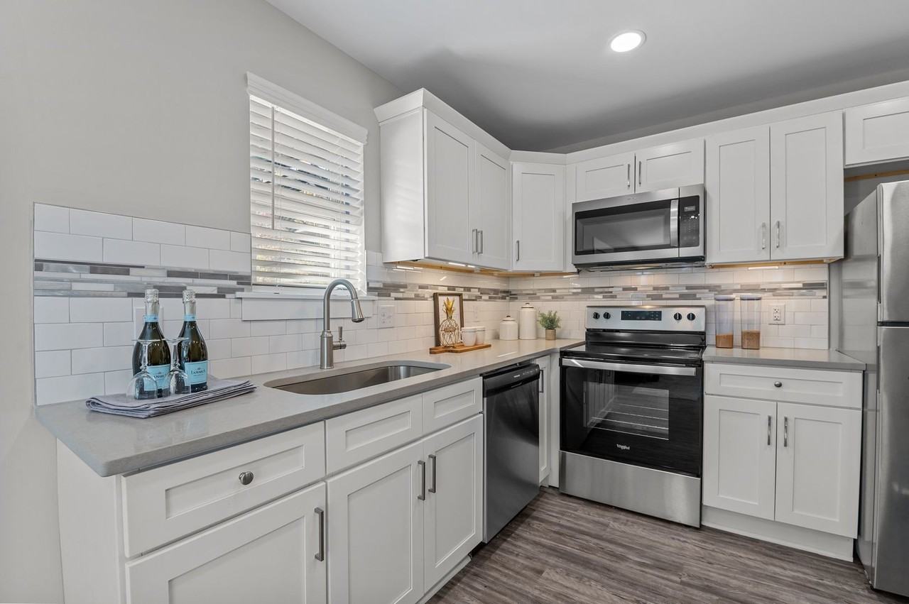 413 Canal St #D1 - Photo 4 of 20