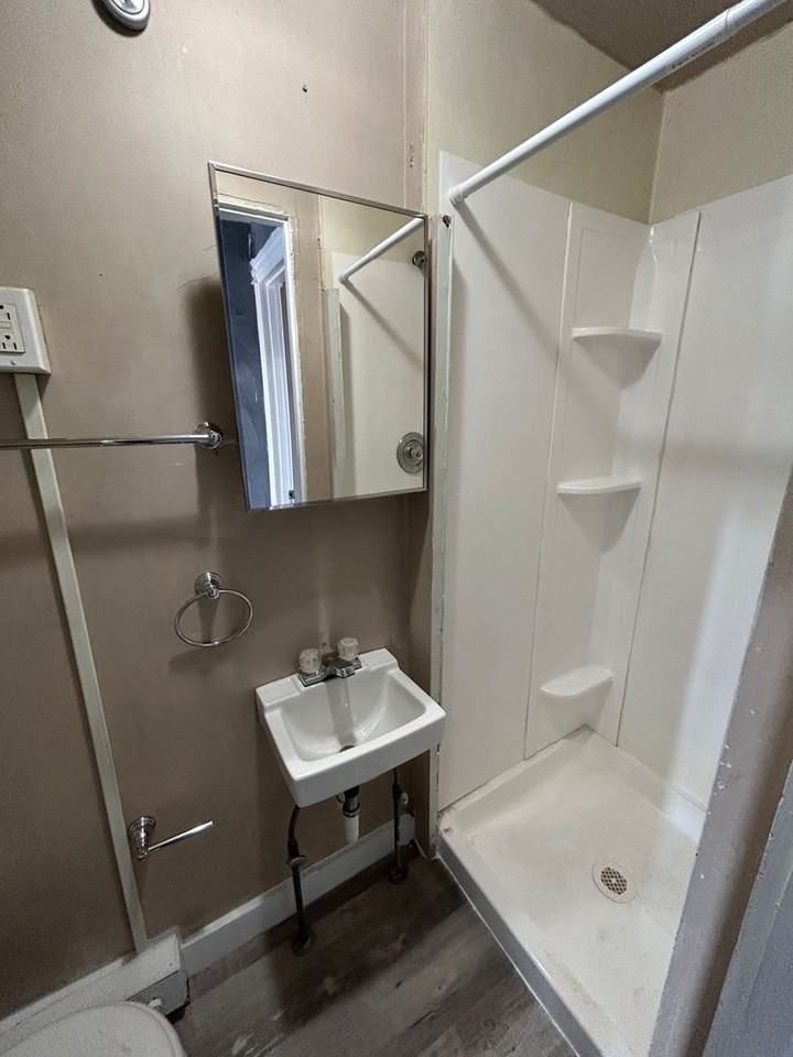 534 N. Law Street - Photo 3 of 7