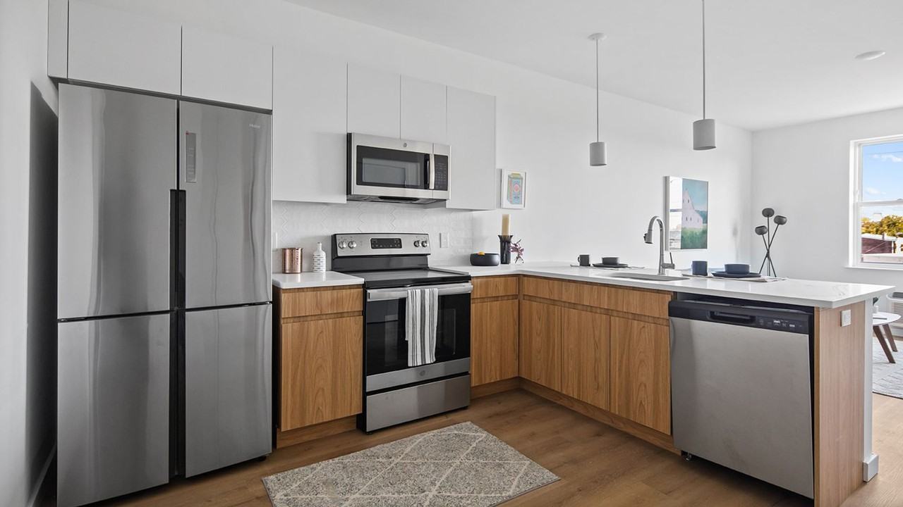 The Keys (LO) - Photo 2 of 50