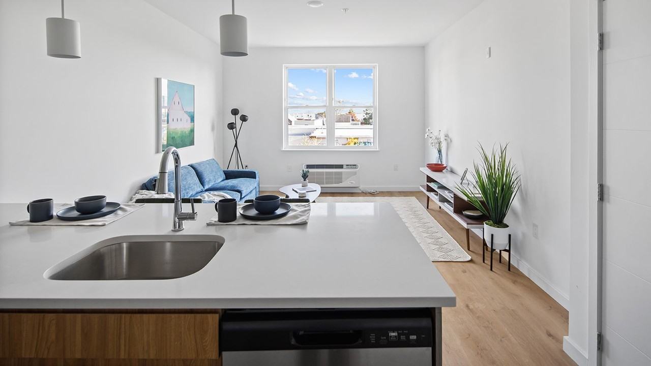 The Keys (LO) - Photo 3 of 50