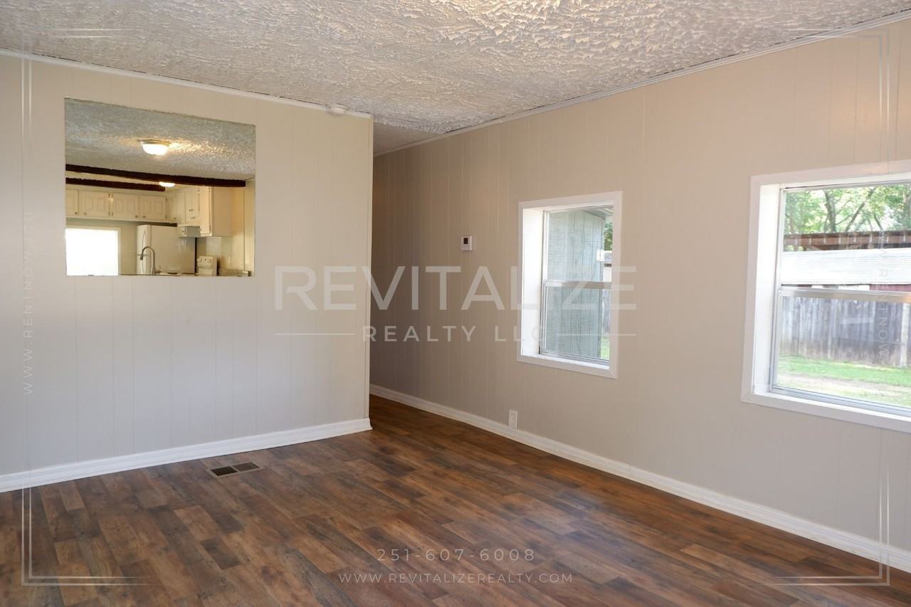 7846 Roberson St - Photo 2 of 7