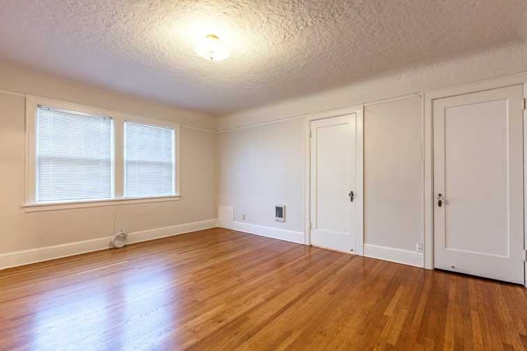 ESTELLE COURT APARTMENTS (MCM10) - Photo 3 of 13