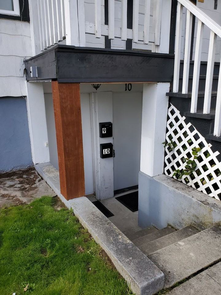 ES: 632 N State - Photo 2 of 32