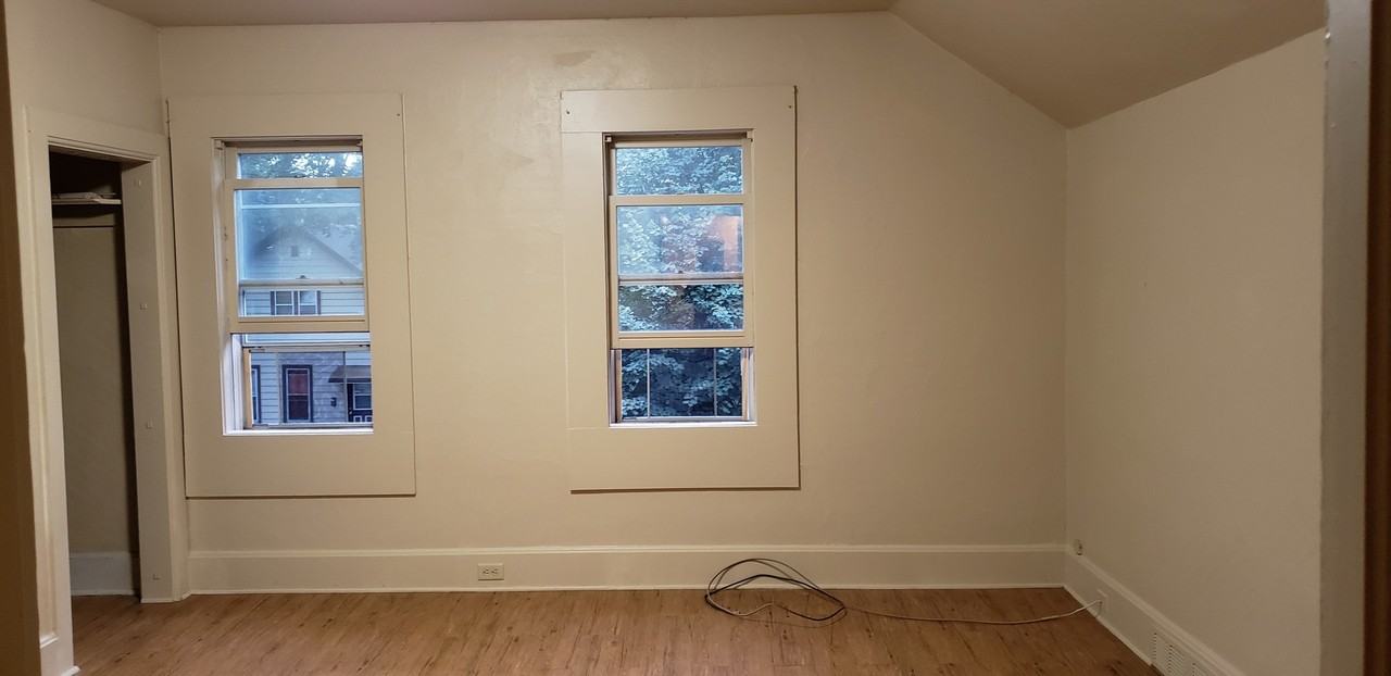 724 Jackson St - Photo 2 of 12