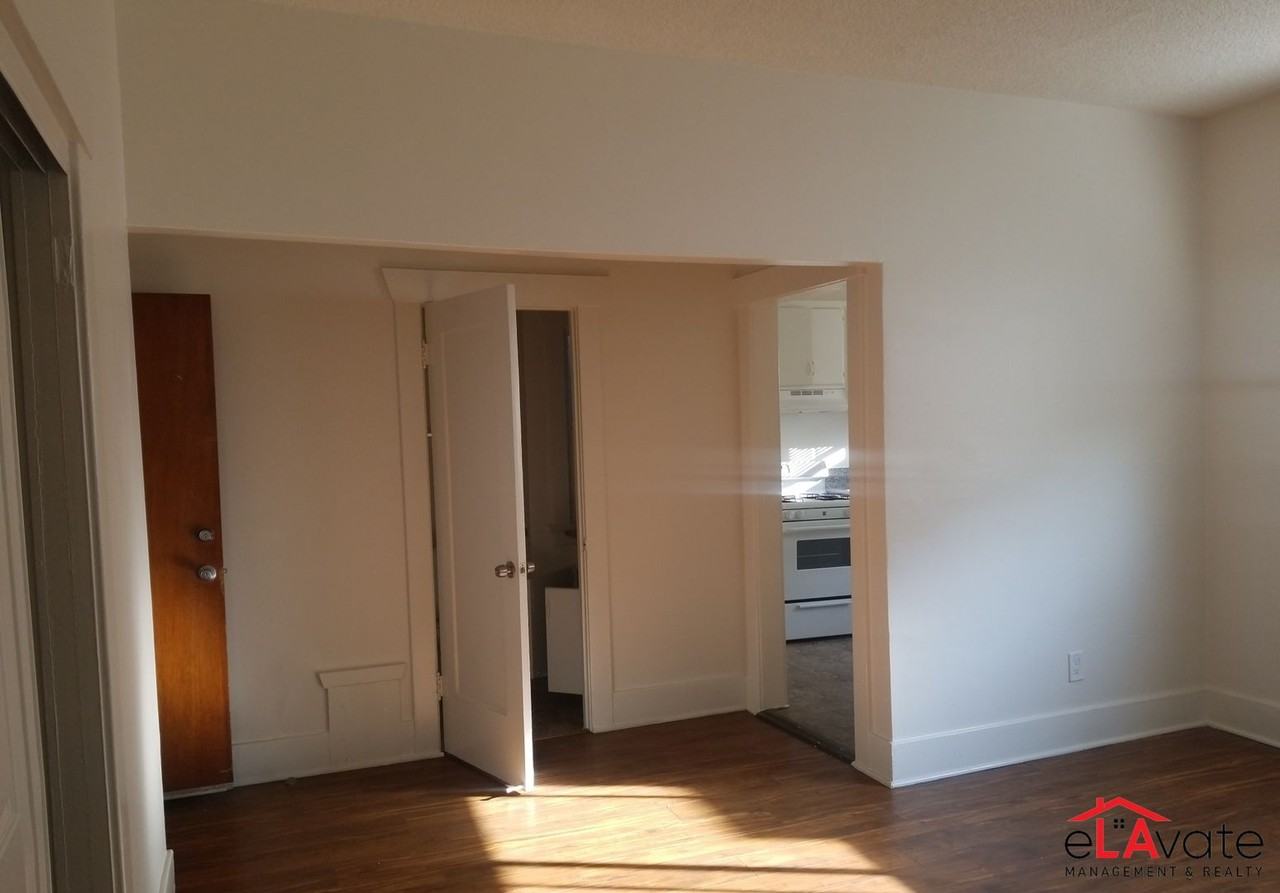 1046 W Martin Luther King Jr Blvd. - Photo 3 of 35