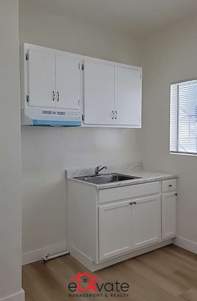 1046 W Martin Luther King Jr Blvd. - Photo 3 of 11