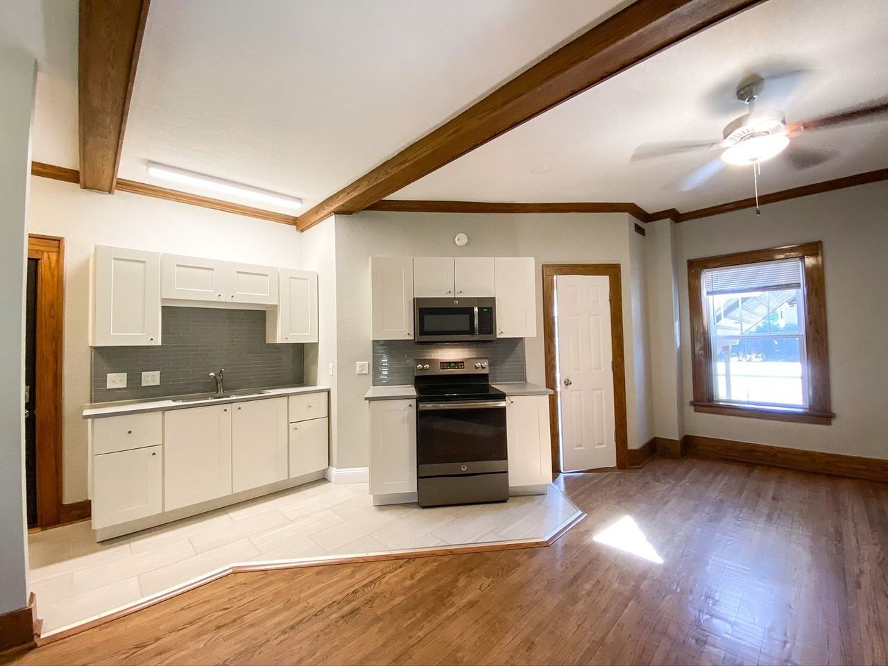 Welch 304 - Photo 2 of 17