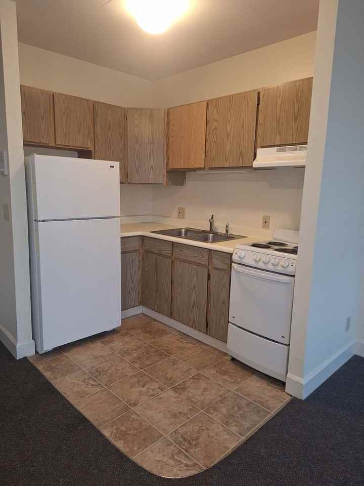 The Astor Building Apartments 342 14th St, Astoria, OR 97103 Zumper