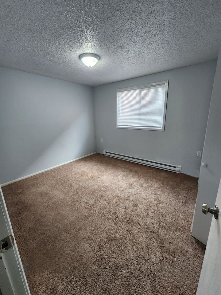 3235-3265 8th St - Photo 6 of 8