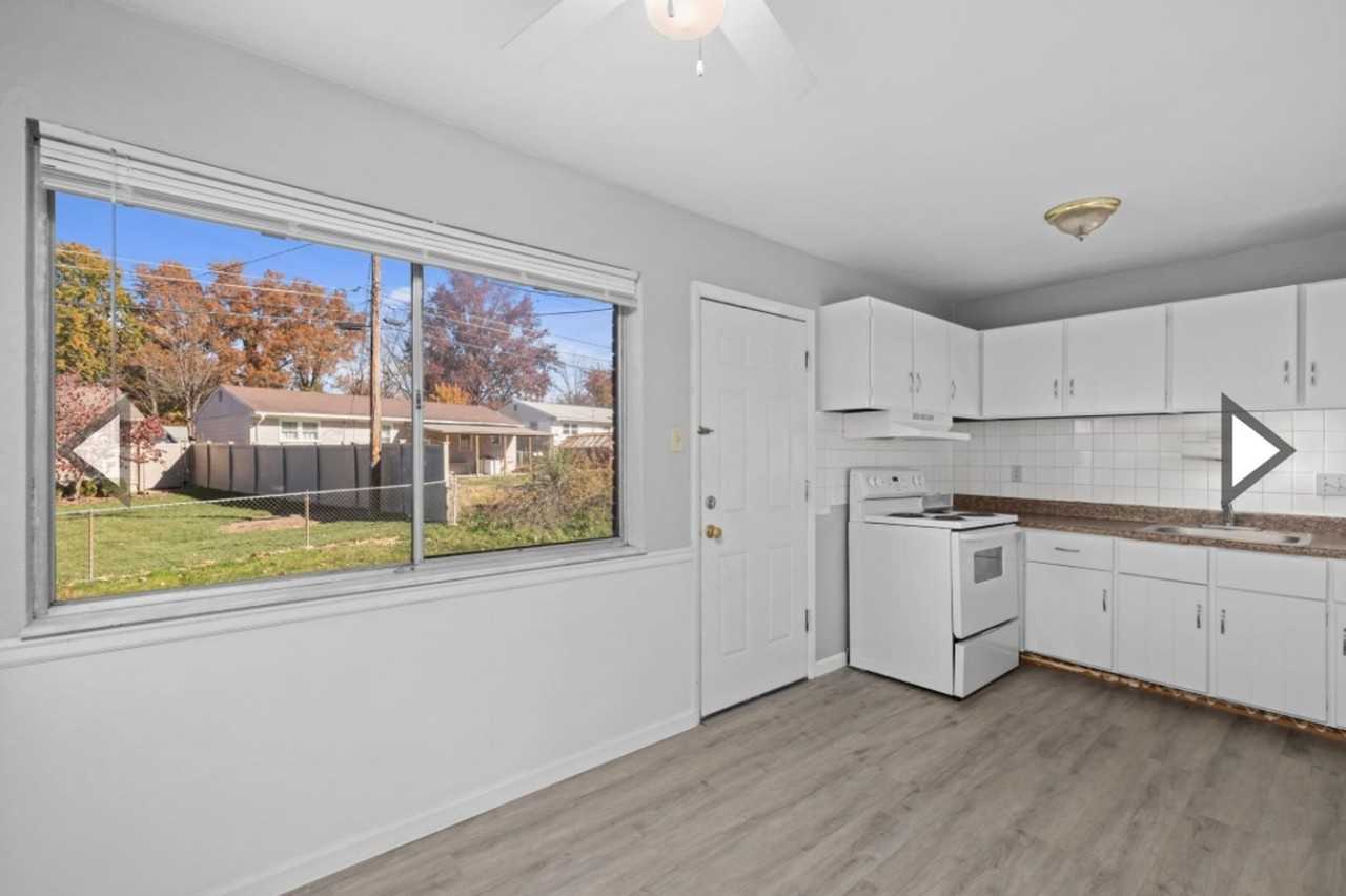 9622 Muriel Ave - Photo 3 of 33