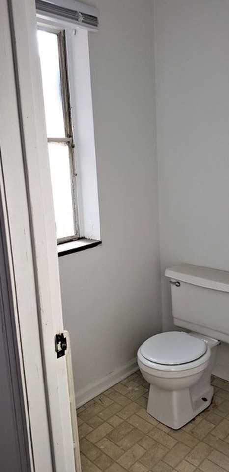 211 N Washington Apartments (Mrs. Havercamp LLC) - Photo 7 of 45