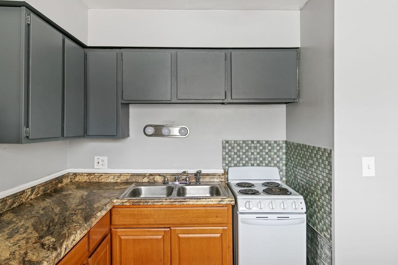 George Place Apartments (Bushwood Properties LLC) - Photo 4 of 15