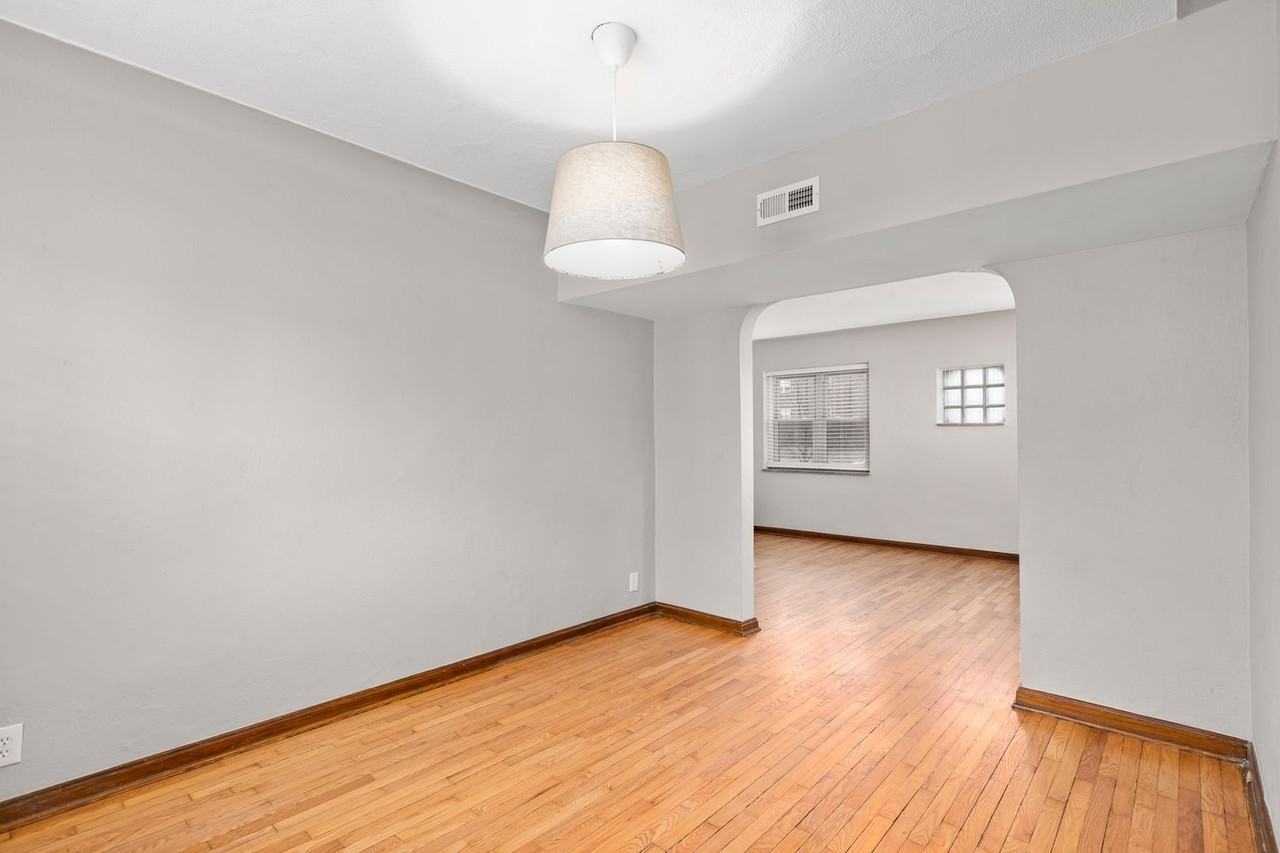 5823 Lindenwood Avenue #1E - Photo 5 of 12