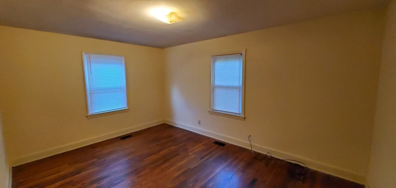 405 Huffman - Photo 3 of 5