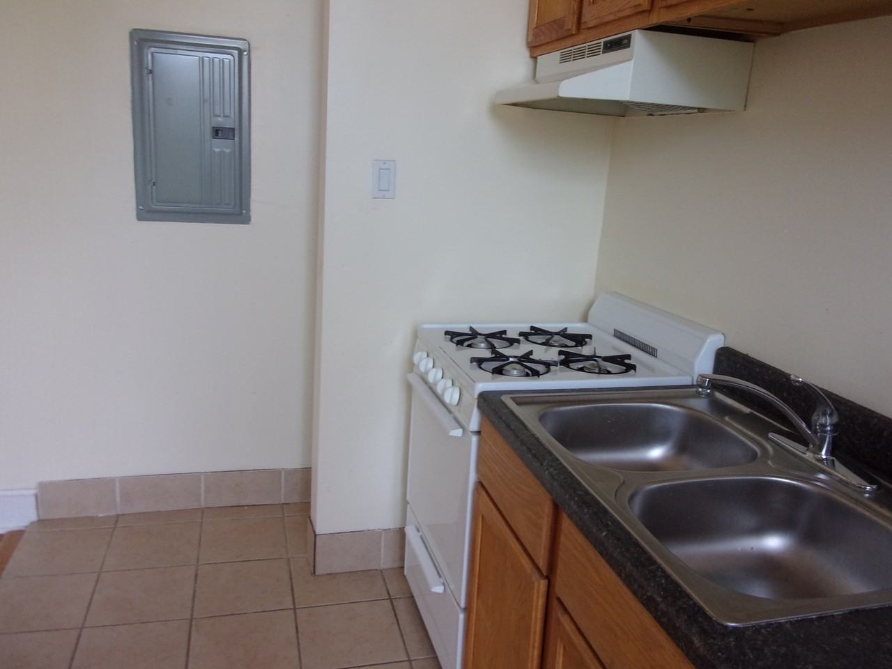 1509 N 16th - Photo 3 of 22