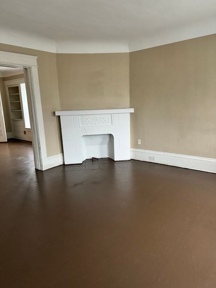 E. 82nd 1333 - Photo 3 of 16