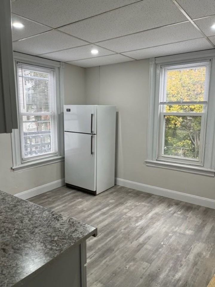 16 W North Street - Photo 3 of 13