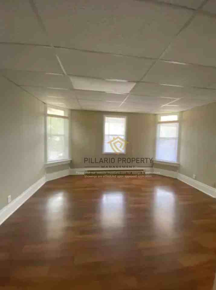 347 Richmond Ave - Photo 2 of 11