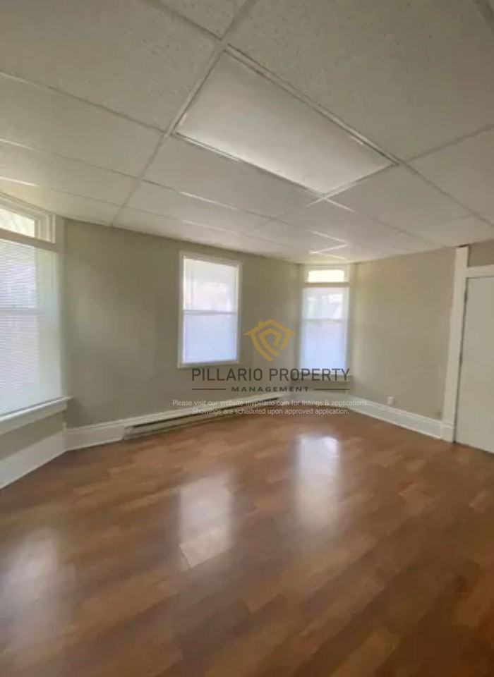 347 Richmond Ave - Photo 3 of 11