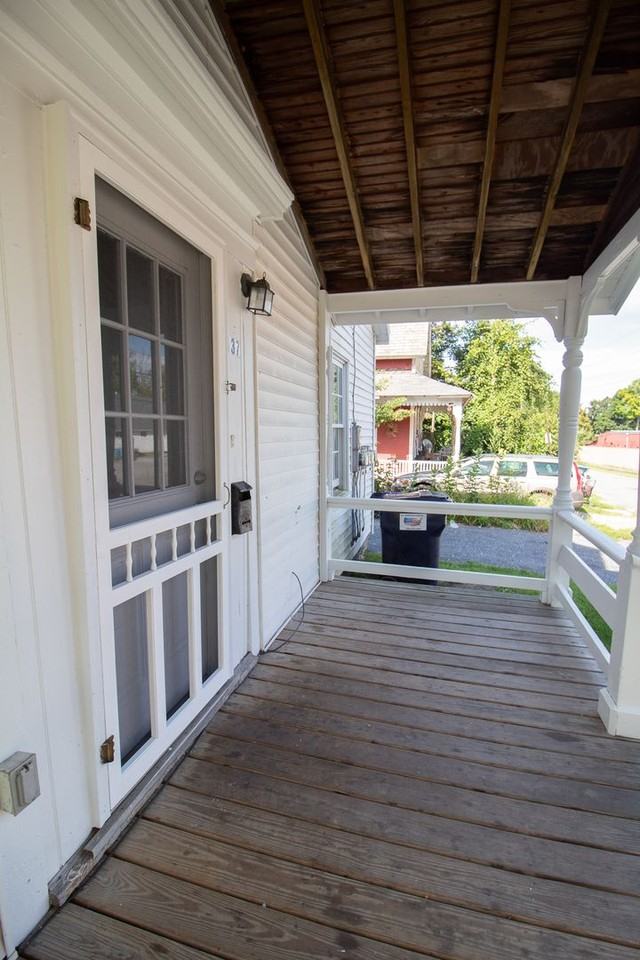 137 Webb St. - Photo 3 of 12