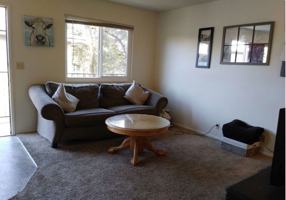 featured image of 621 W 7th St