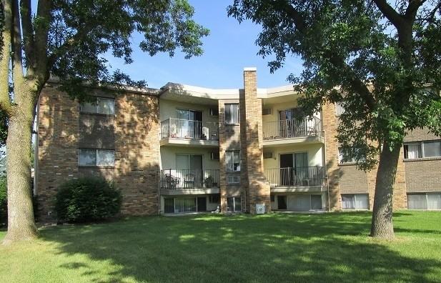 White Bear Manor Apartments - Photo 5 of 10