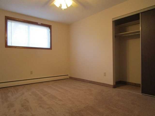 White Bear Manor Apartments - Photo 7 of 9