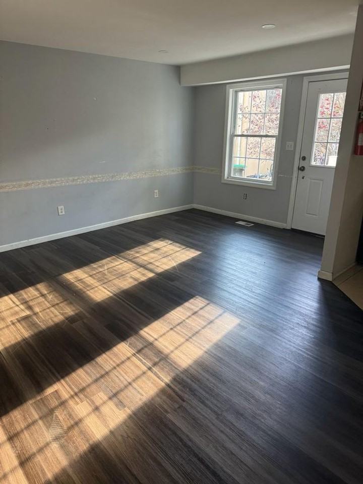 263-267 W Main St - Photo 3 of 8