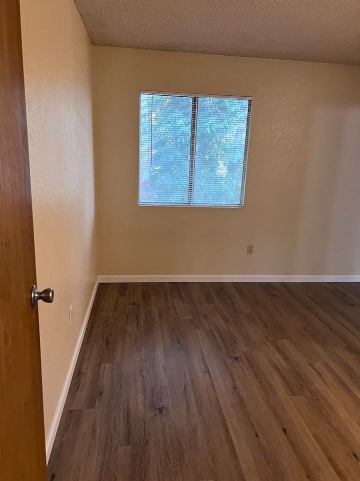 3048 Catalpa Ct Units 1 - Photo 2 of 10