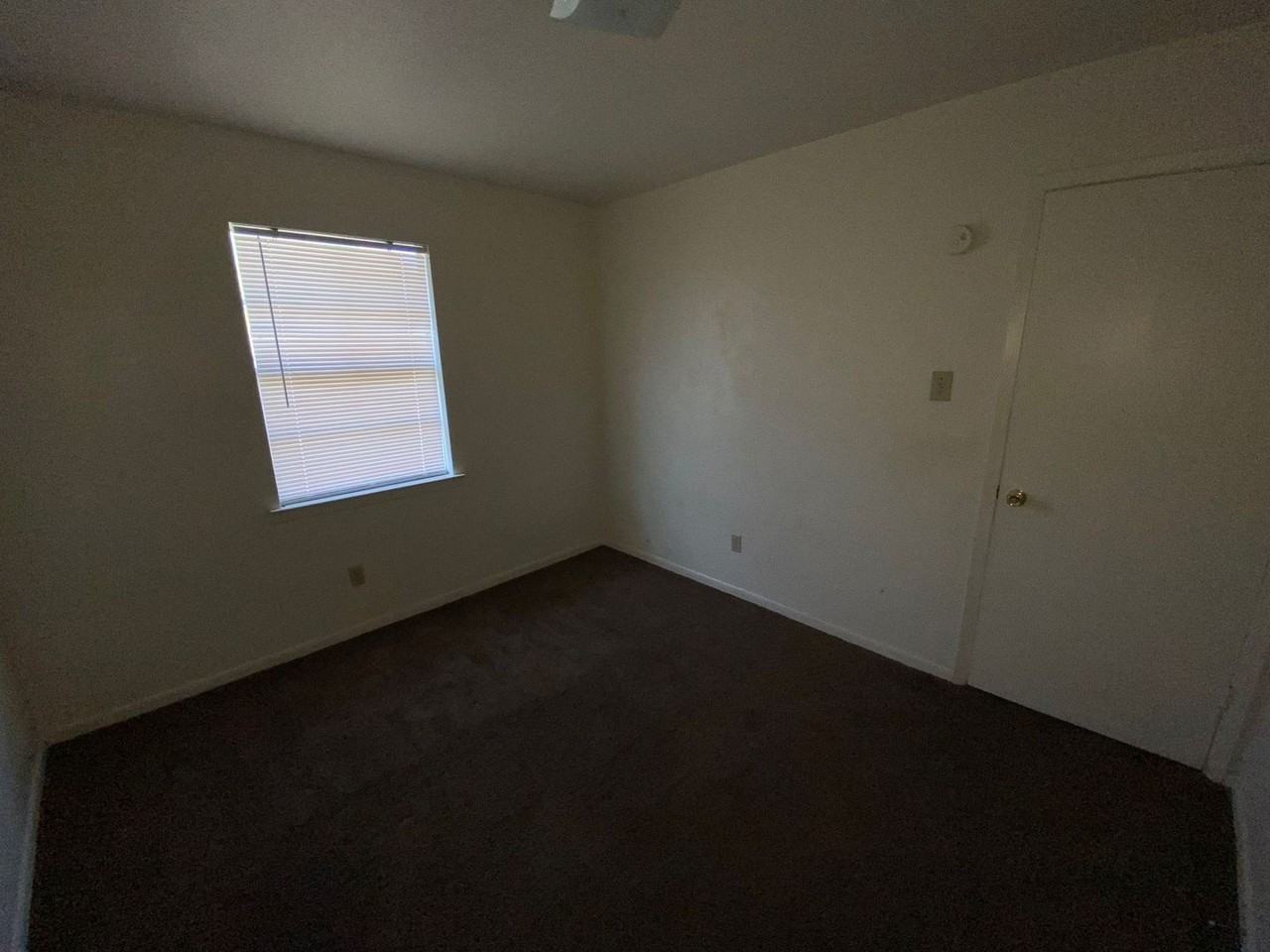1206 Urbantke Ct - Photo 3 of 7