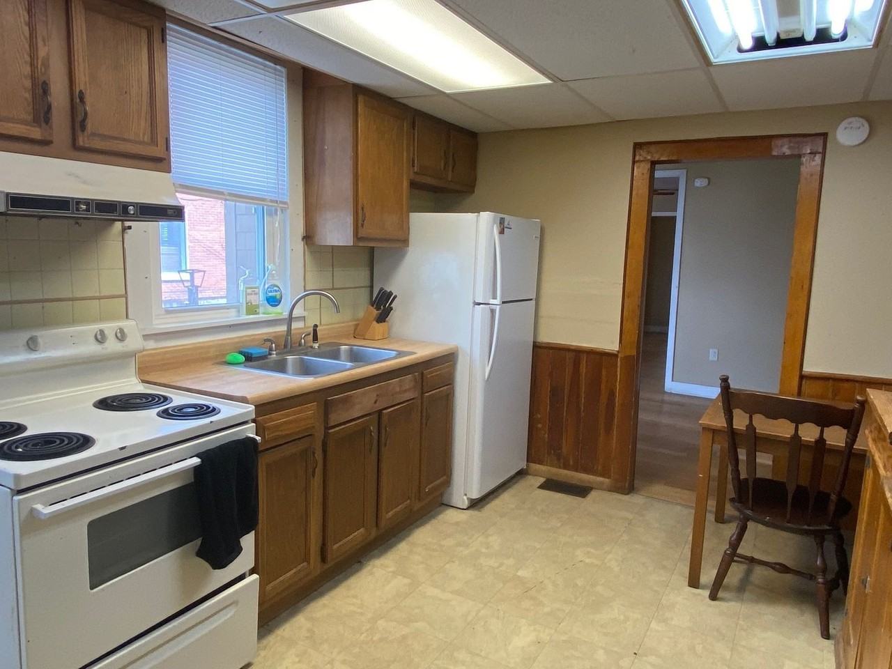 Student Housing 38 Lincoln Ave #1 and #2 - Photo 2 of 14