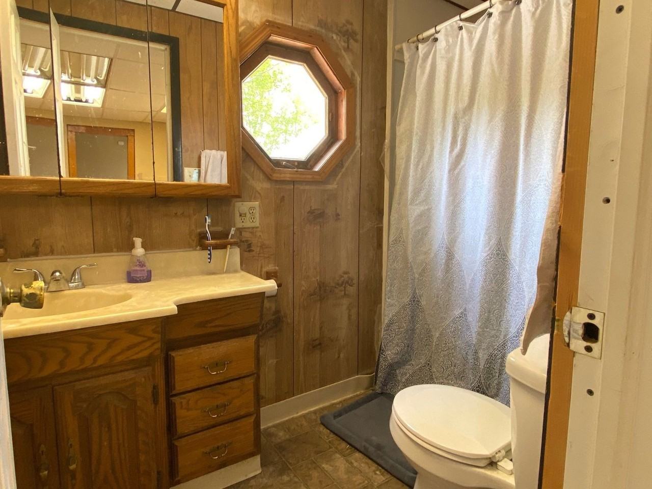 Student Housing 38 Lincoln Ave #1 and #2 - Photo 4 of 14