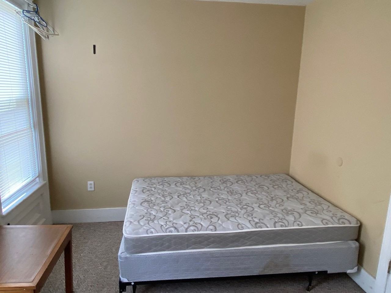 Student Housing 38 Lincoln Ave #1 and #2 - Photo 5 of 14