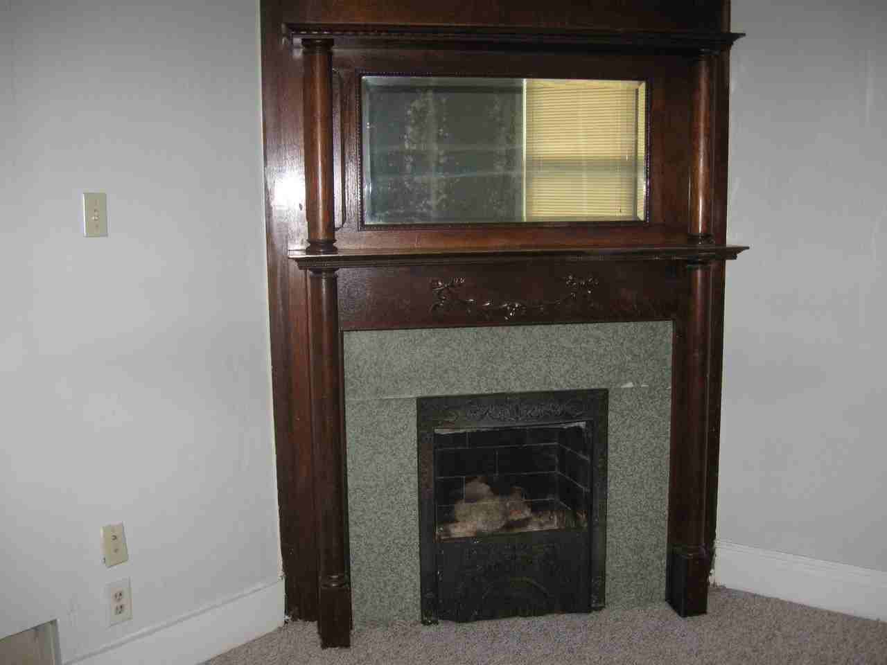 811-813 W University Ave - Photo 3 of 5