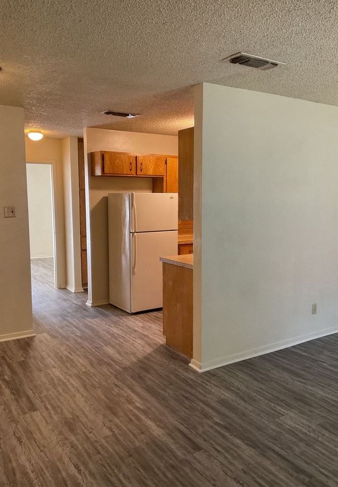 2106 Wheeler Ave #B - Photo 5 of 11