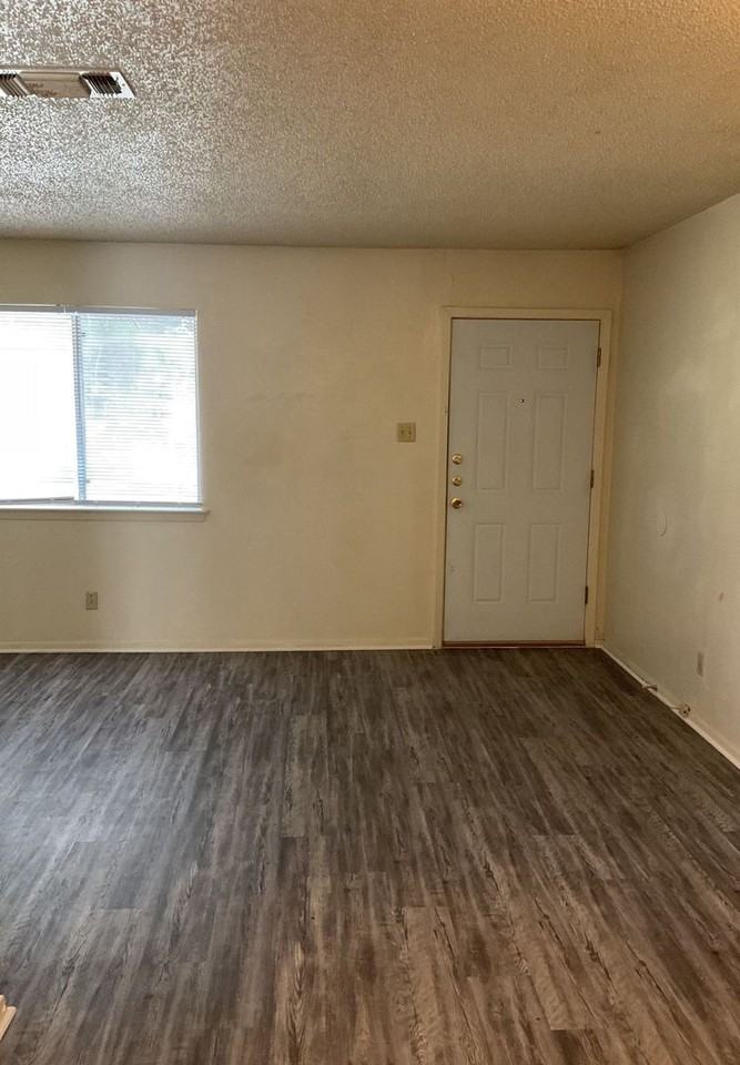 2106 Wheeler Ave #B - Photo 6 of 11