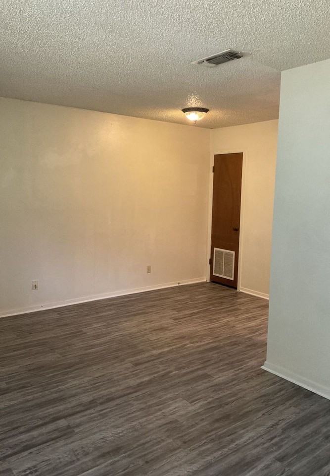 2106 Wheeler Ave #B - Photo 7 of 11