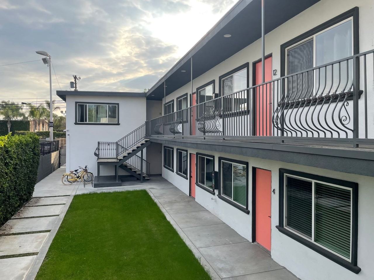 710 W 27th Street - Photo 3 of 16