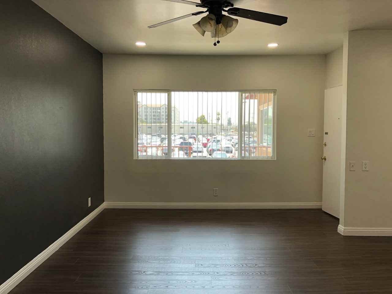 710 W 27th Street - Photo 5 of 16