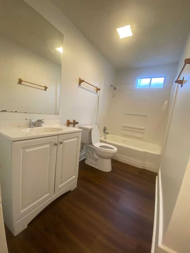 2809 1st St #C - Photo 3 of 7