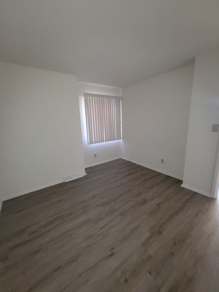 3237-3275B S. 99th St. - Photo 5 of 12