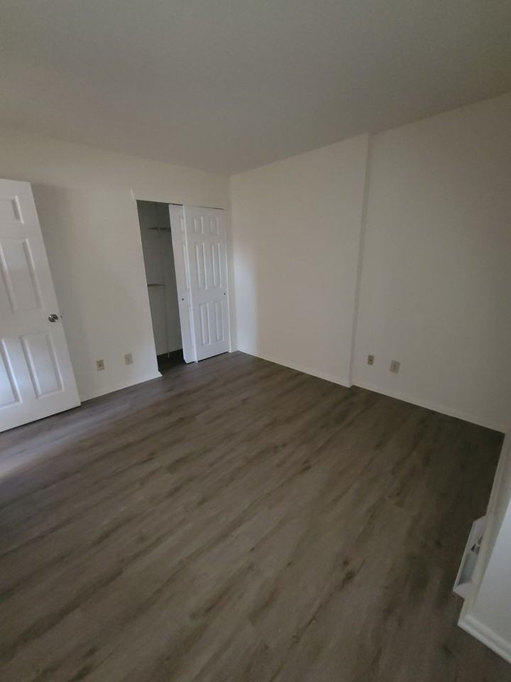 3237-3275B S. 99th St. - Photo 6 of 12