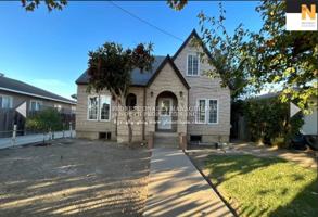 featured image of 216 7th Street