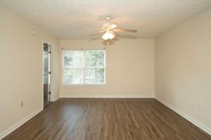 featured image of 623 W Glenn Ave