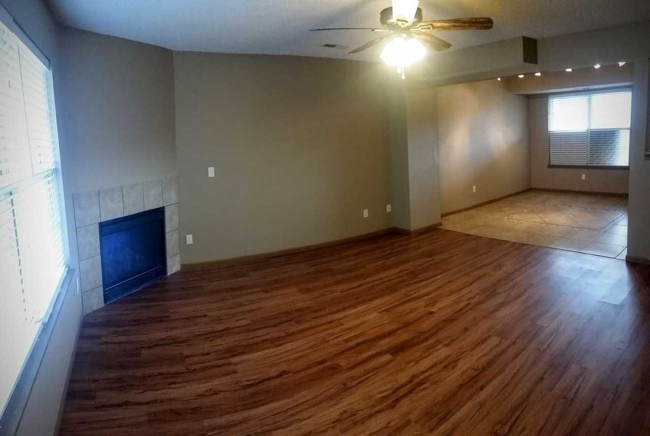 Courtside Townhomes, LLC - Photo 3 of 16